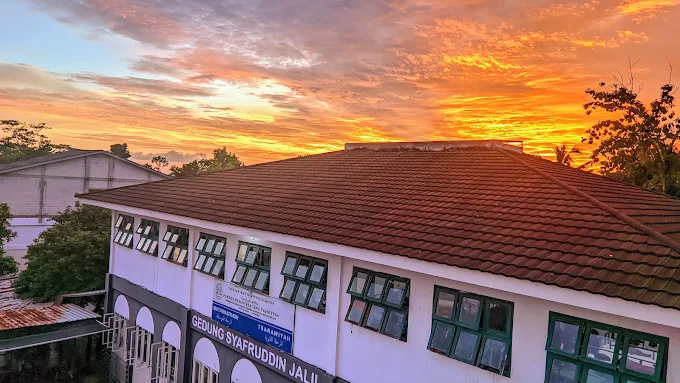 Suasana Pondok Pesantren Ibnu Taimiyyah saat senja